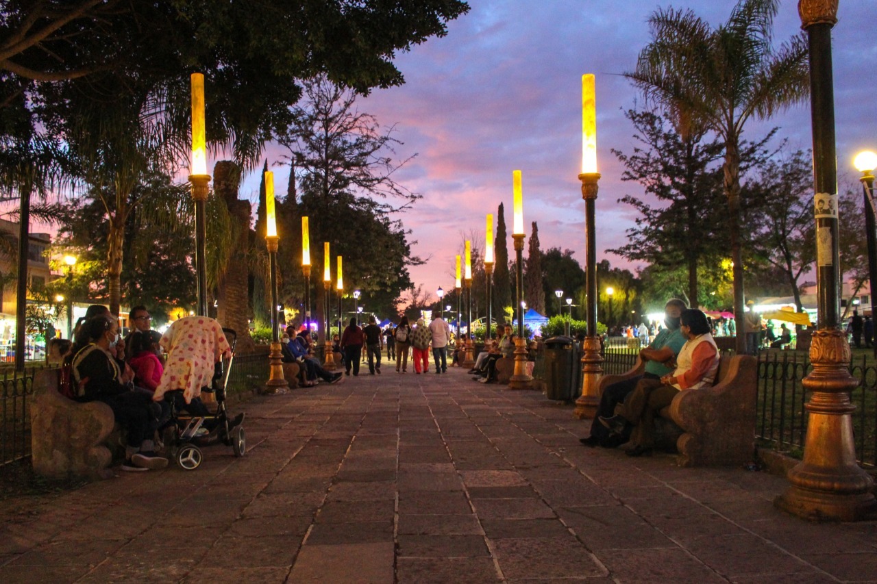 Continúa la rehabilitación e iluminación de la calzada de Guadalupe - San Luis Potosí