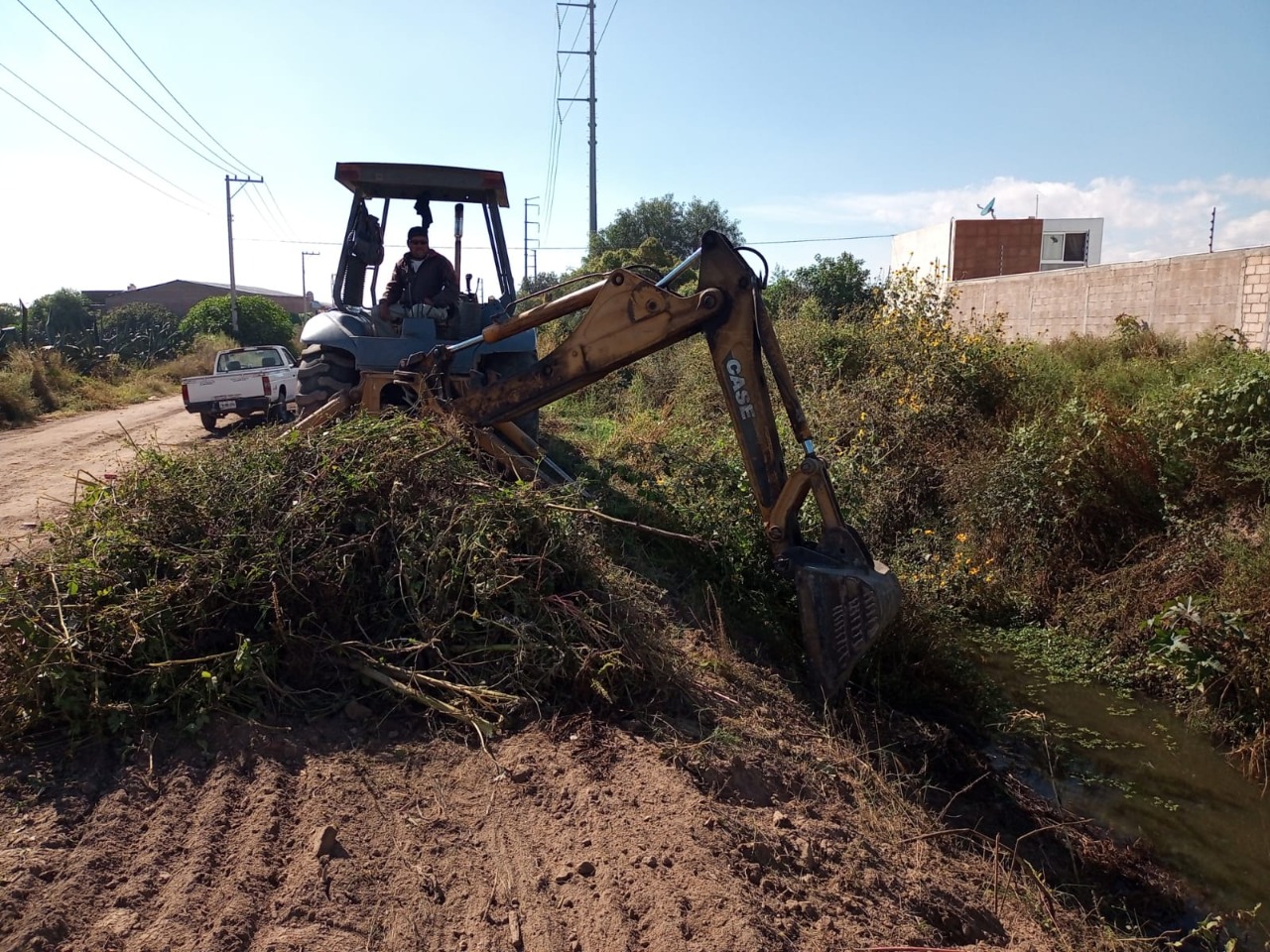Realizan desazolve del Canal de Los Borregos como medida preventiva - San Luis Potosí