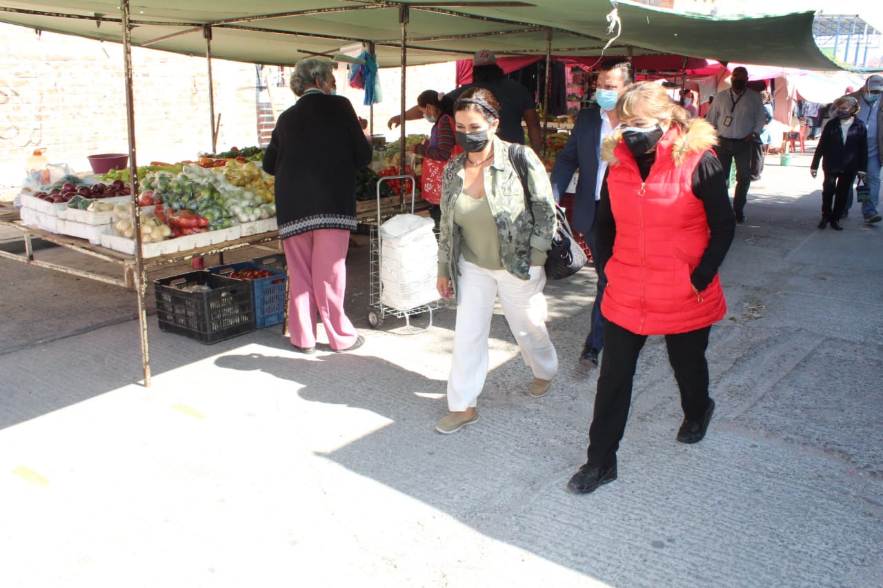 Aún en semáforo verde, Comercio vigila medidas por Covid-19 en tianguis - San Luis Potosí