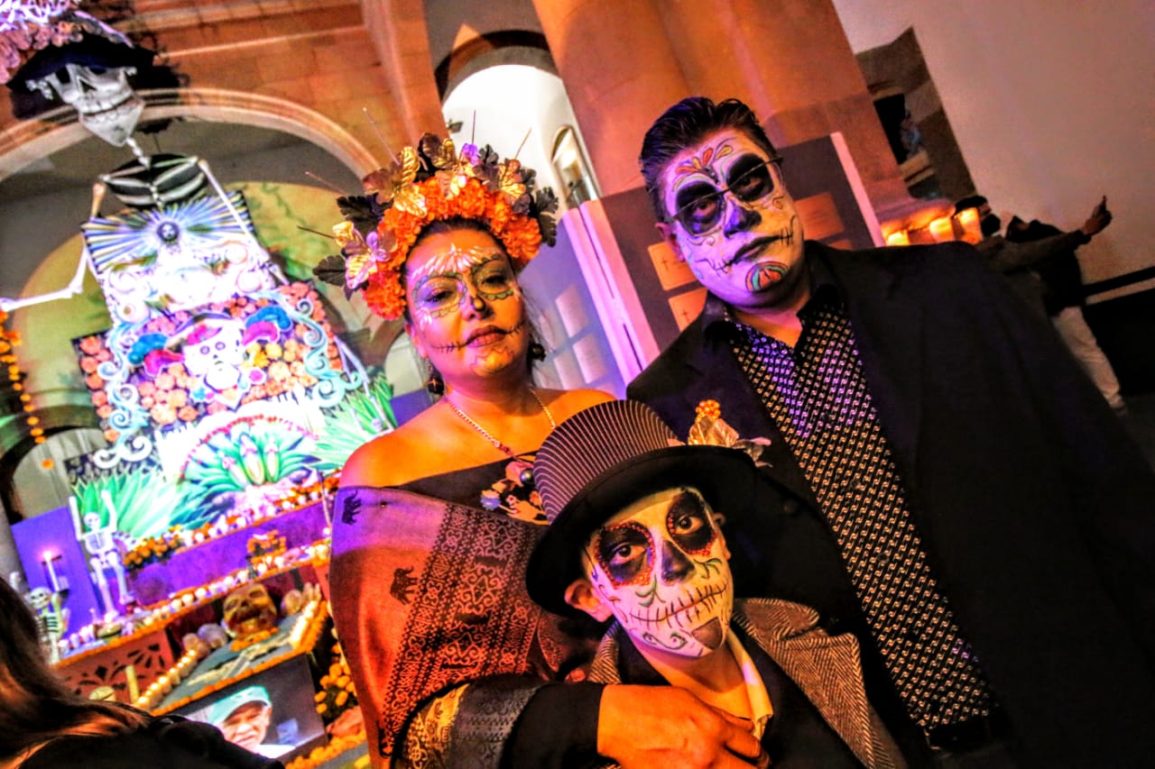Con Altar monumental abre sus puertas Palacio municipal por el Día de muertos - San Luis Potosí