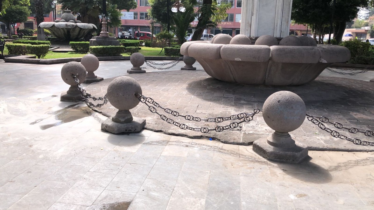 En menos de un día, restauran monumento a la madre en el jardín de Tequis - San Luis Potosí