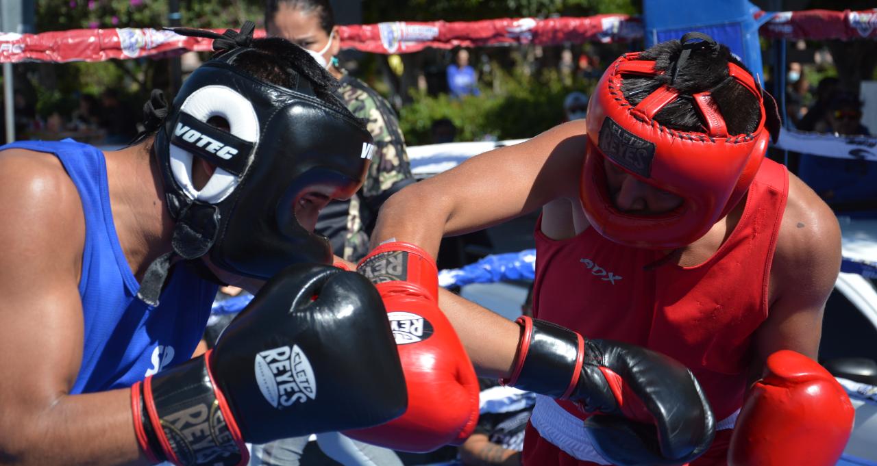 Exhibición de boxeo y entrega de reconocimientos a pugilistas potosinos en Recreovía de Av. Carranza - San Luis Potosí