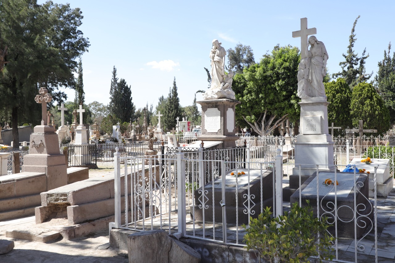 Saldo blanco en panteones municipales por festividades del Día de Muertos: Christian Azuara - San Luis Potosí