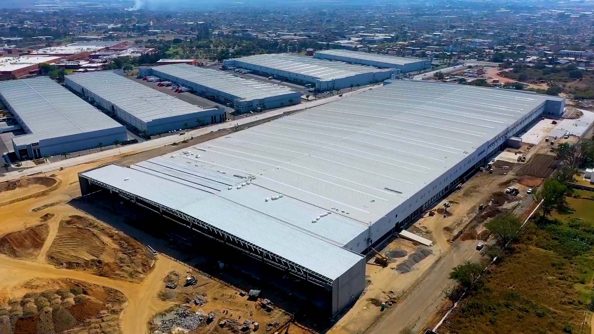 Vesta invierte más de 50 millones de dólares para apoyar la expansión logística de Mercado Libre en México