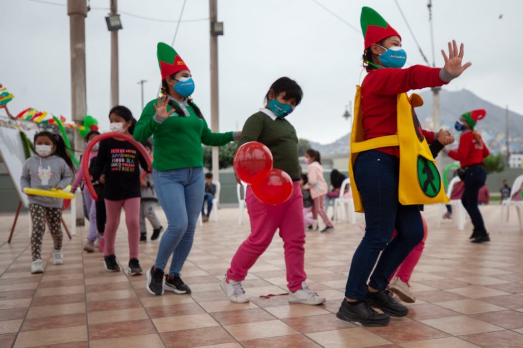 Fantásticos Viales de la MML celebraron la Navidad con niños de la comunidad shipibo-konibo