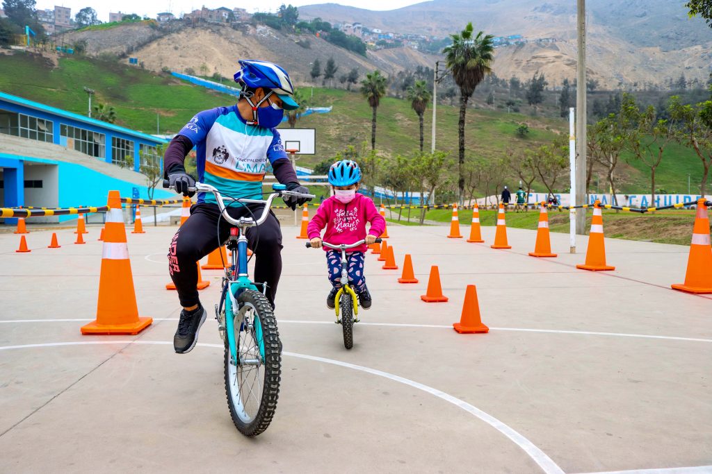 Más de 500 mil vecinos participaron en actividades que promueven el uso de la bicicleta en Lima este año