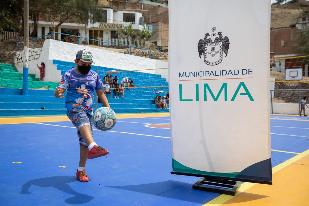 ANCÓN: MML ENTREGA LOSA DEPORTIVA A VECINOS DE LA AGRUPACIÓN DE FAMILIA CARLOS MANUEL COX ROOSE