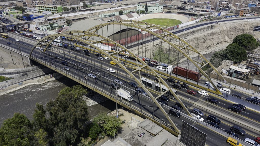MML entregó terreno para construcción de protección en bases de puente del Ejército