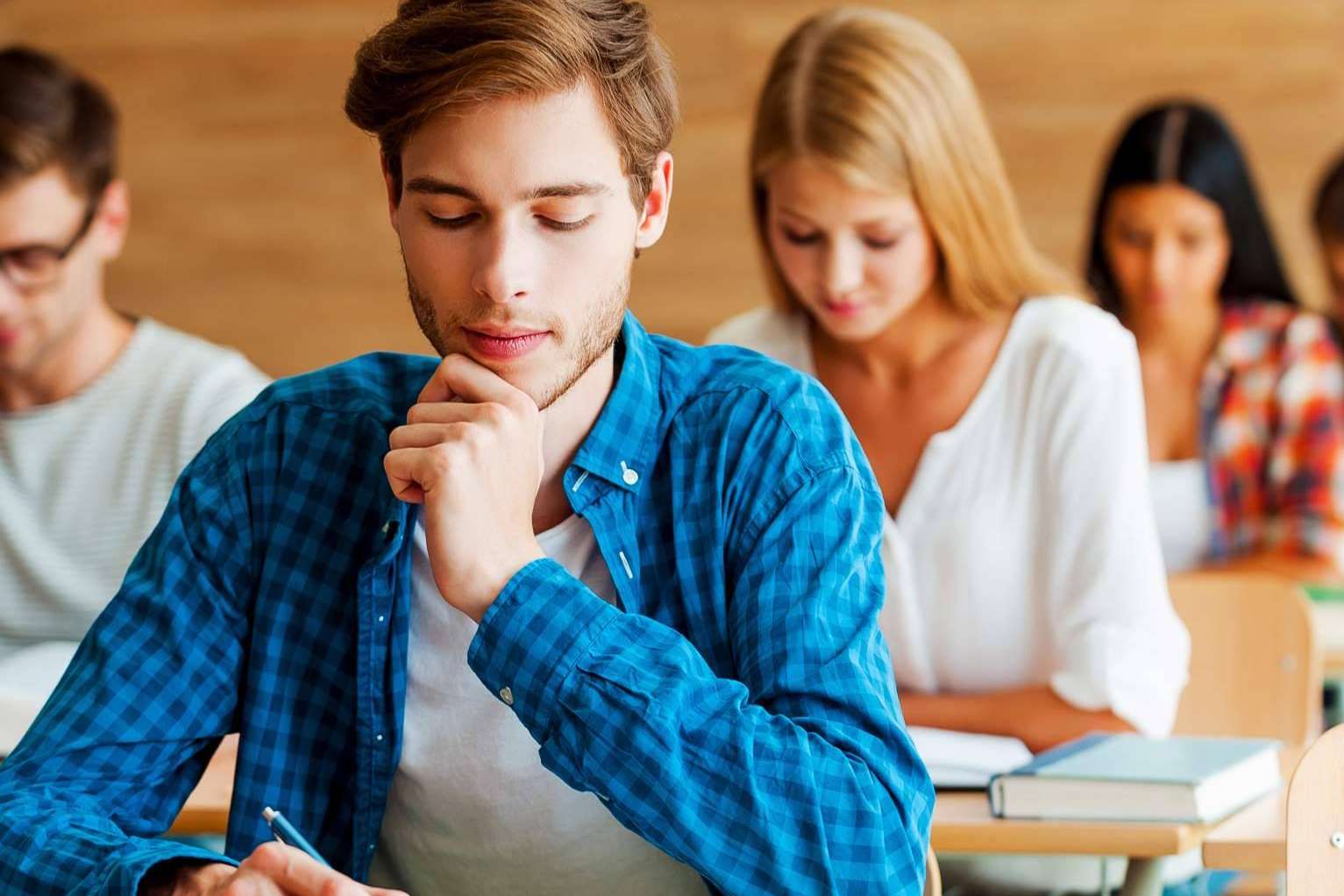 Obtener prácticas en empresas para lograr objetivos laborales, con el Instituto de Estudios y Empleo