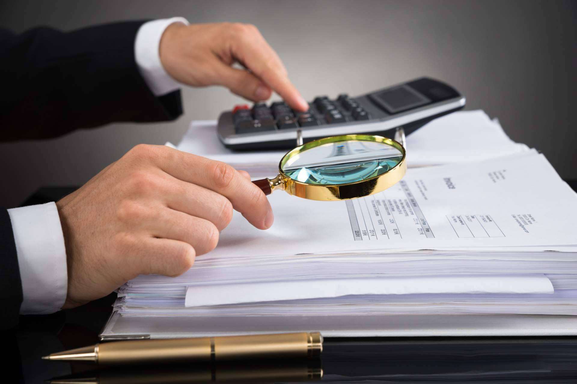 Combatir los delitos financieros. Los consejos para profesionales de IbanWallet Online contra el blanqueo de dinero
