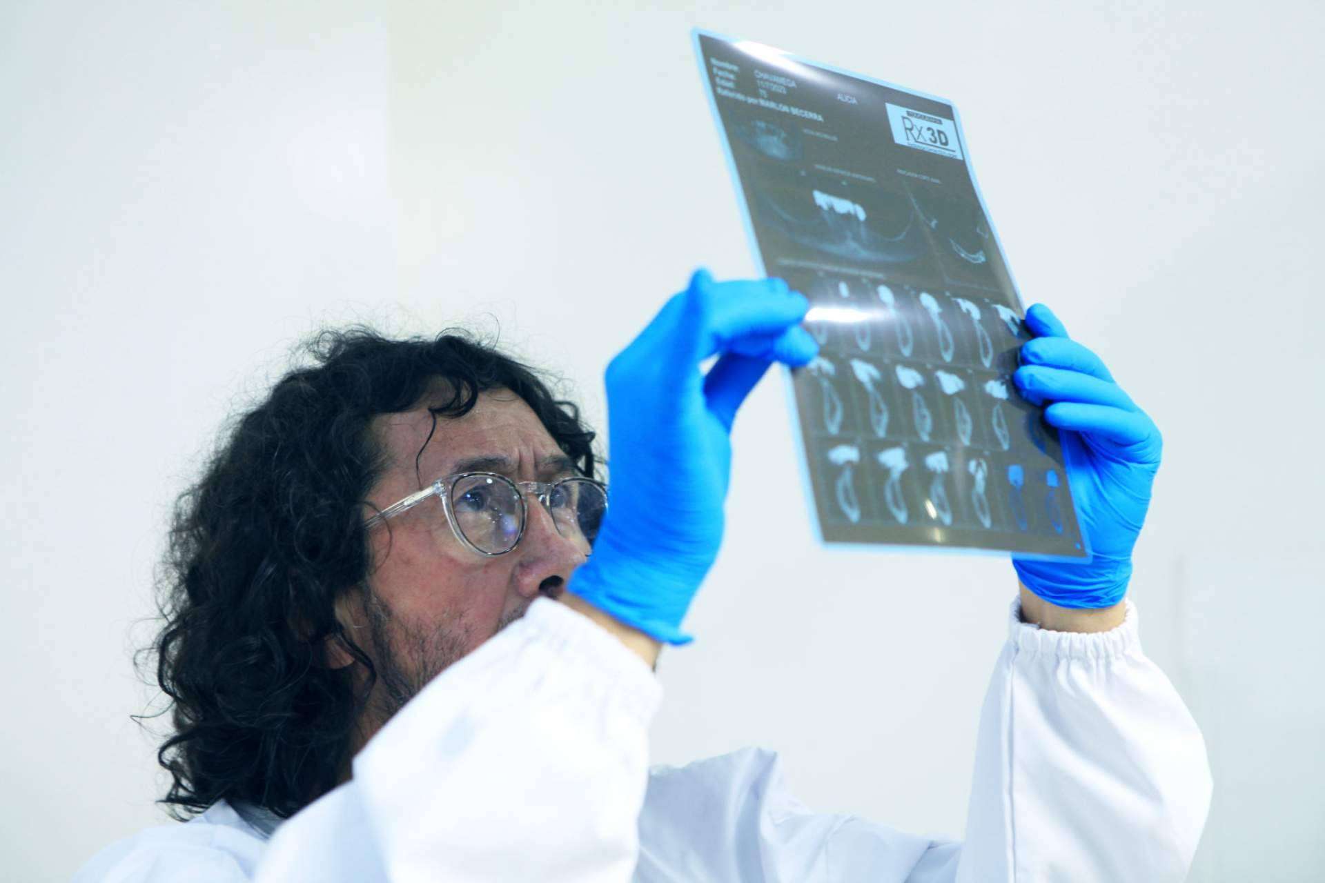 Marlon Becerra y sus secretos para evitar la pérdida dental y disfrutar de donrisas duraderas;