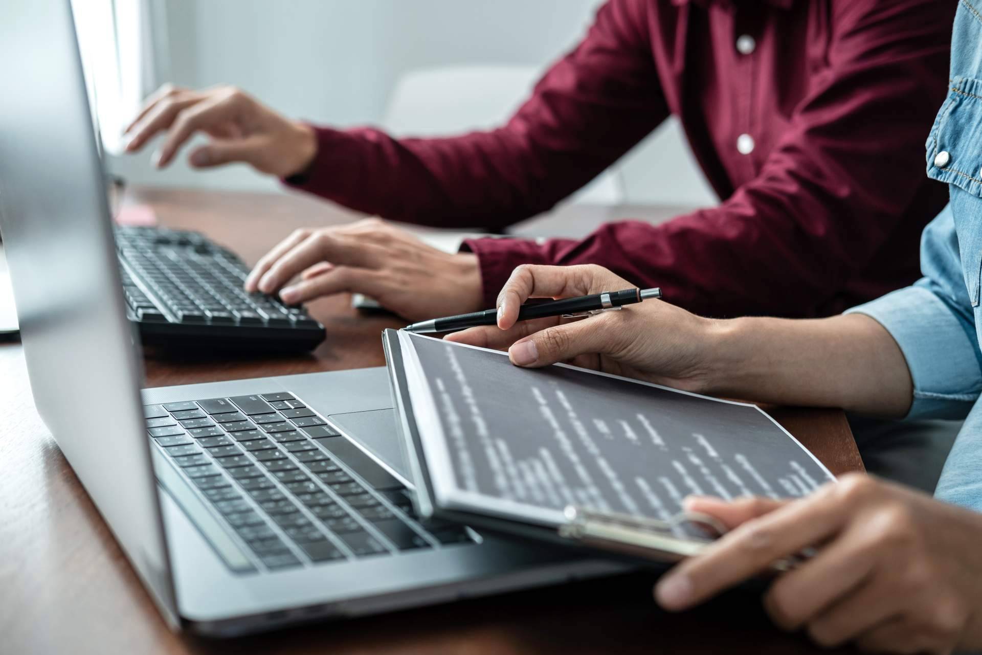 ¿Dónde encontrar una app para facilitar la gestión de equipos en compañías? Whagons