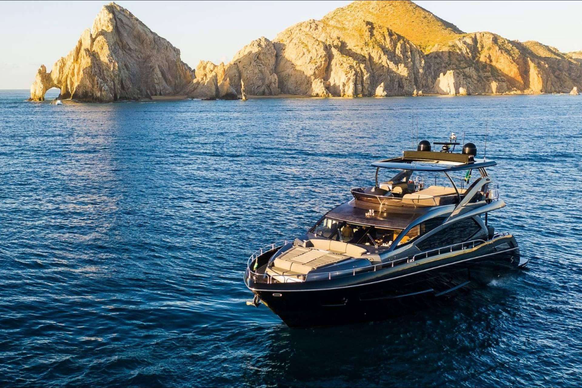 Guía completa para el alquiler de yates en Los Cabos con Yatezzitos