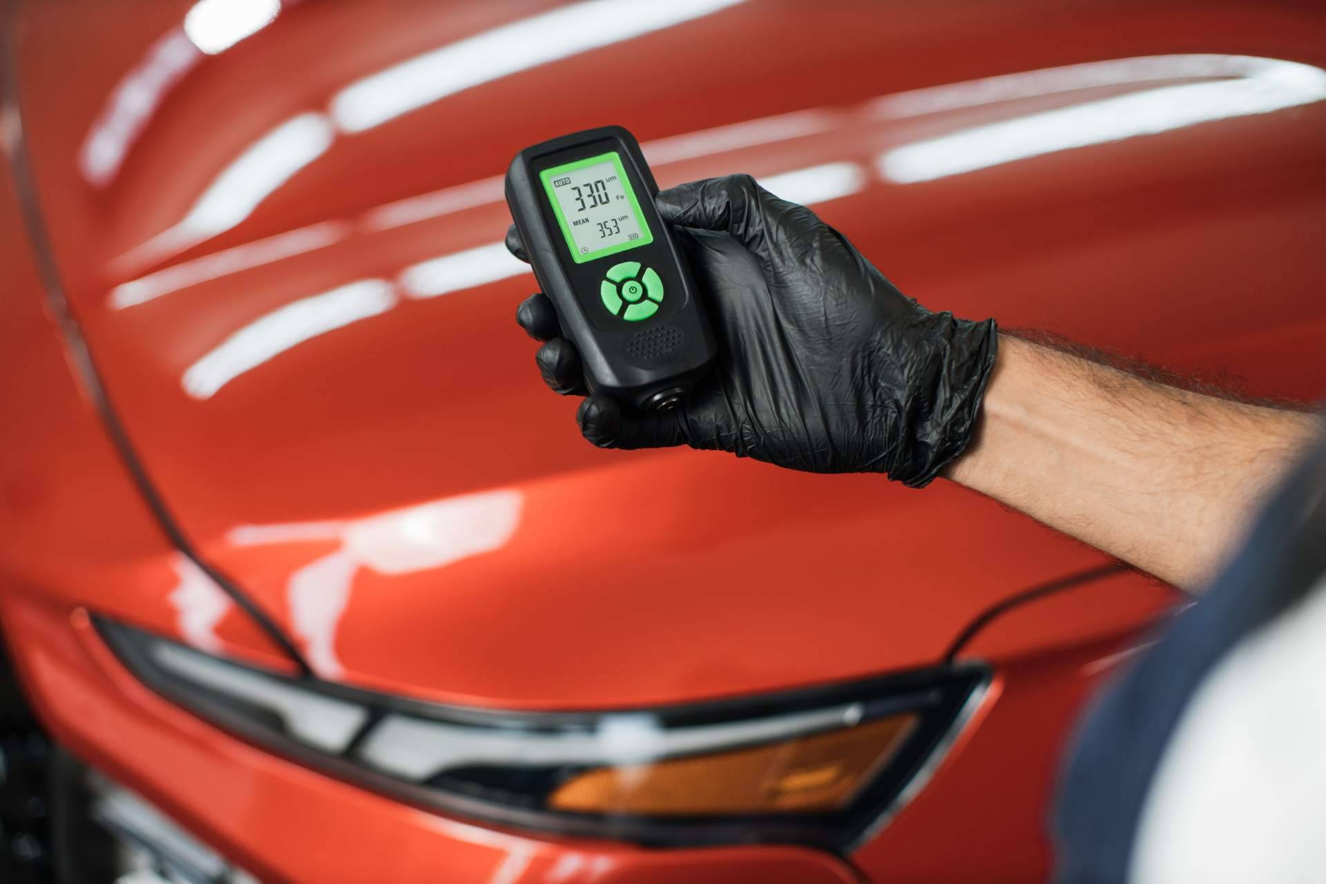 Un error de micras puede costar miles; por qué el medidor de espesor de pintura ya es indispensable en la